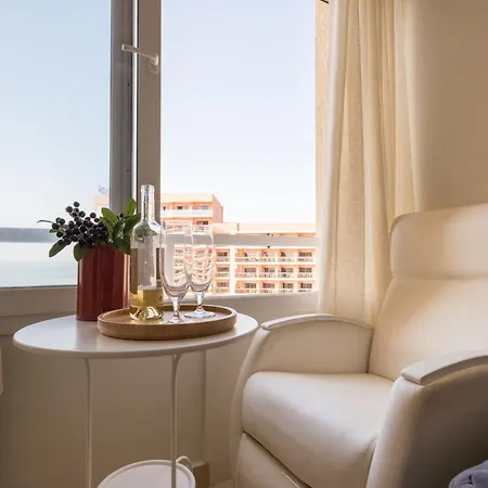 Malagasuite Front Lägenhet Benalmádena
